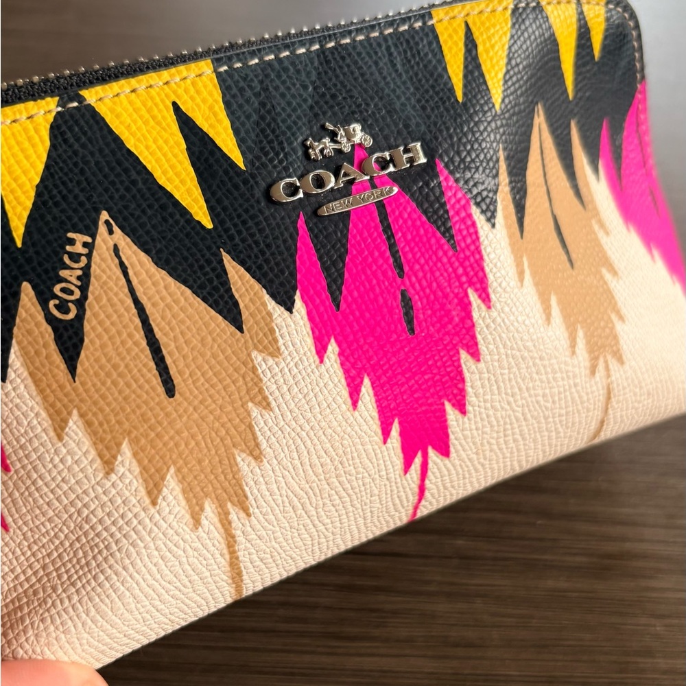 Coach Coachella Hawk Feather Cosmetic Case 2015 - Picture 3 of 13